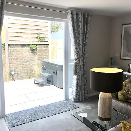 De Courceys Manor Suites & Cottages Cardiff Buitenkant foto