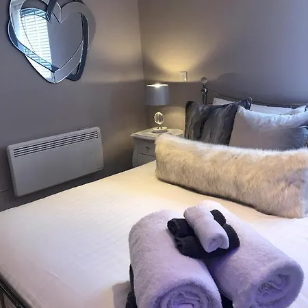De Courceys Manor Suites & Cottages Cardiff Buitenkant foto