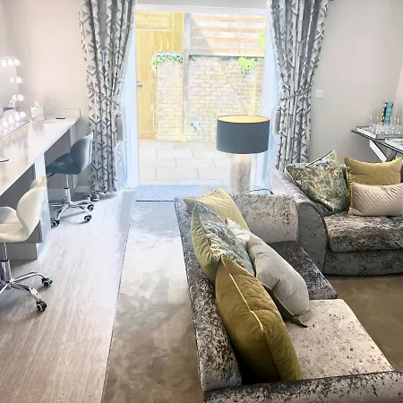 De Courceys Manor Suites & Cottages Cardiff Buitenkant foto