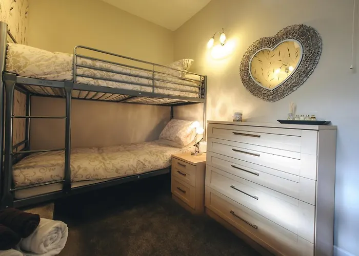 De Courceys Manor Suites & Cottages