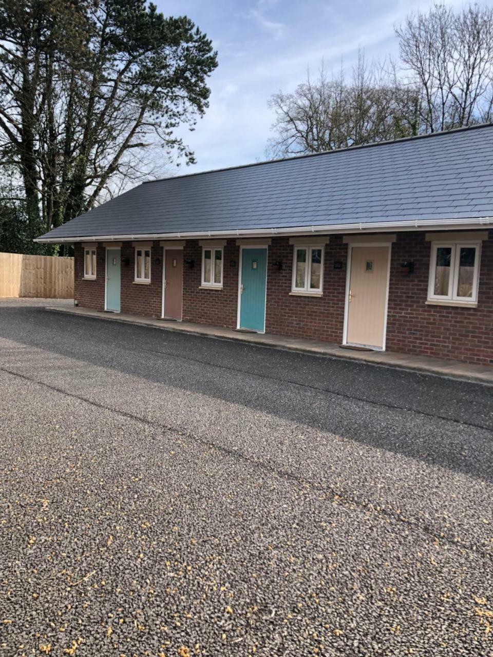 Landhuis De Courceys Manor & Cardiff